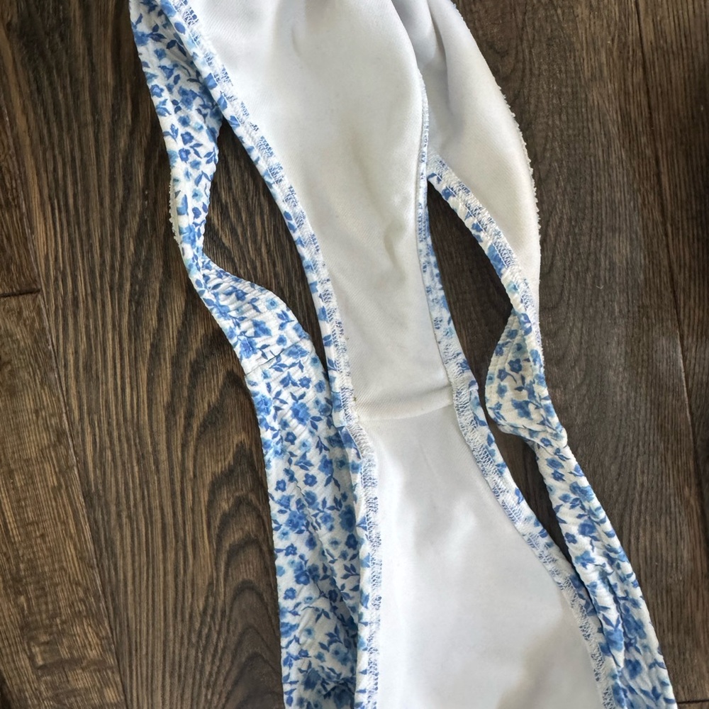 Hollister Bikini Set - Picture 5 of 5